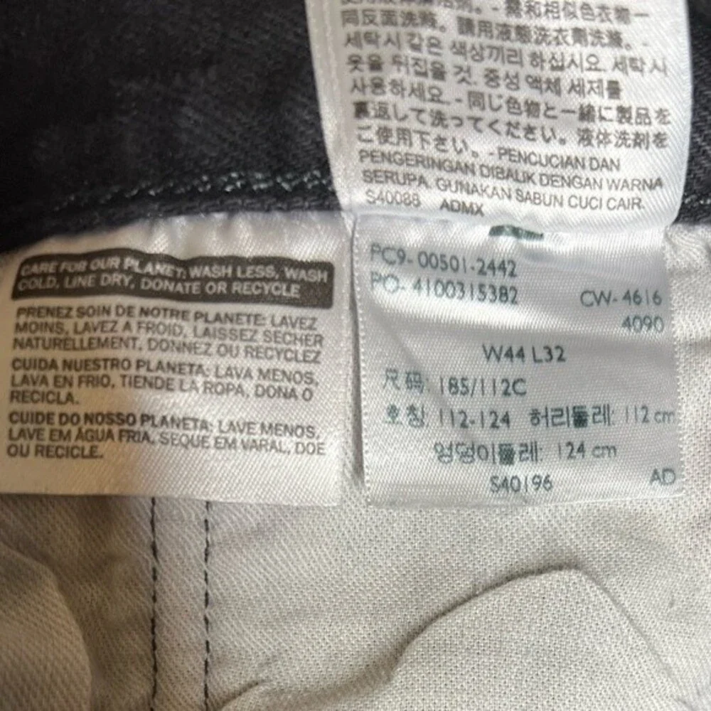 LEVI'S 501 Button Fly Mens Jeans  Size W44 L32  Color Black